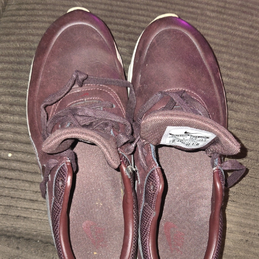 Nike Women's Plum Sneakers
